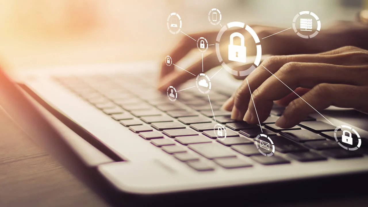 Hackeos ya impactan la confianza: 64% de los consumidores dejaría su banco tras un ciberataque