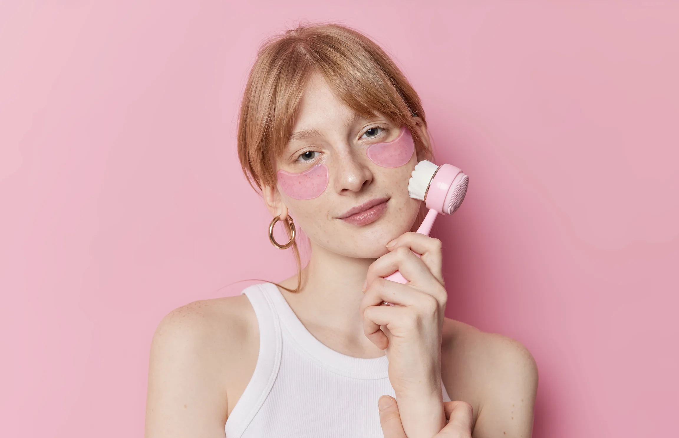 Belleza Gen Z: TikTok y la IA influyen, pero la tienda aún valida la compra