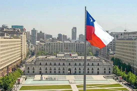 Aprobación de Kast cae a 37% y desaprobación sube a 60% en su peor semana desde Marzo