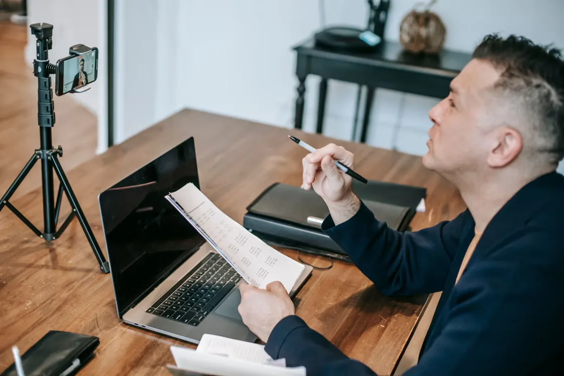 Influencer marketing: por qué las marcas integran a los creadores en su estrategia de medios